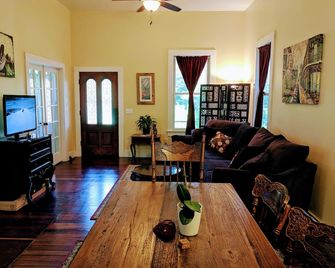 1899 Queen Anne Victorian Cottage in the Redwoods - Boulder Creek - Dining room