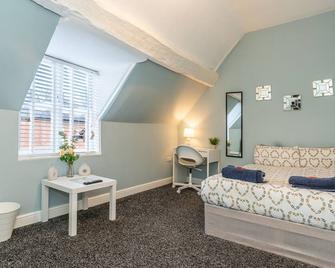 Bedroom 3 double with workspace - Castle Donington - Living room