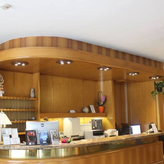 Front desk view of New Alexander Hotel