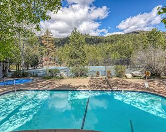 2bdr Condo - Three Minutes To Olympic Valley! - Tahoe City - Piscina