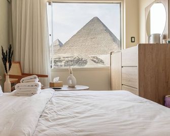 Pyramids View Room ● places - Mit-Rahineh