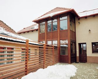Cozy Apartment - Braşov - Building