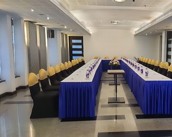Hotel Copper Folia - Kozhikode - Sala de reuniones