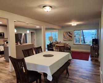 Cozy Lake and Mountain View House - Somers - Dining room