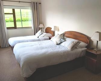 Valley Lodge - Claremorris - Bedroom