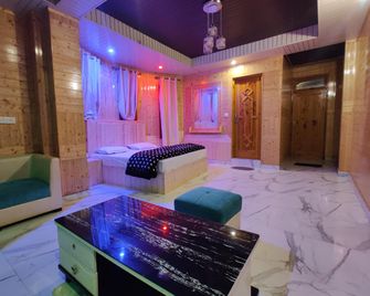 Majestic Mountain Bhaiji Guest House - Kasol - Spa