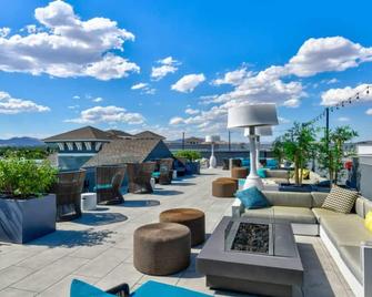 Chic Apt with Jacuzzi, Pool Nr Casino & Shopping - Sparks