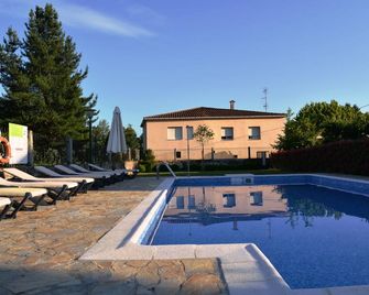 Hotel Casa Reboiro - Monforte de Lemos - Piscina