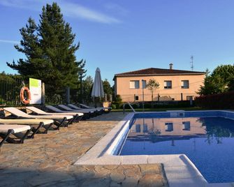 Hotel Casa Reboiro - Monforte de Lemos - Zwembad