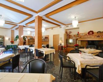 Hotel Centro Benessere Gardel - Arta Terme - Restaurante