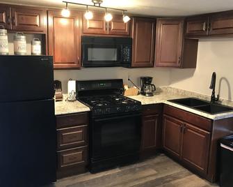 Big Bear Cabin At White Mountain Lodge - Greer - Cocina