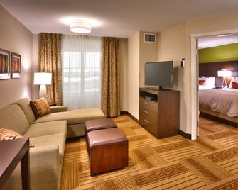 Staybridge Suites Cheyenne By IHG - שאיין - סלון