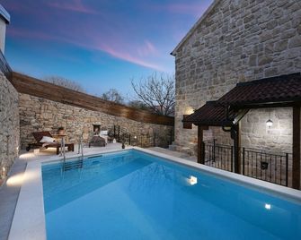 Villa Laurana - Biograd na Moru - Zwembad