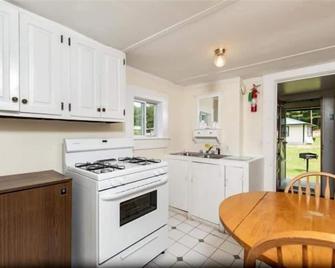 Perry's Motel and Cottages - Intervale - Kitchen