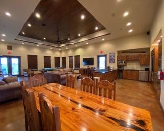 Flying L Ranch Resort - Bandera