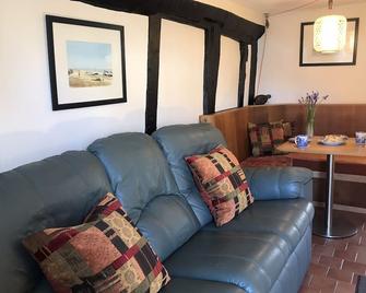 Bakers Cottage Ludham - Norfolk Broads - Acle - Living room