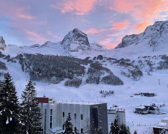 Breathtaking view of the slopes and the valley- Apartment 6 pers. - Gourette