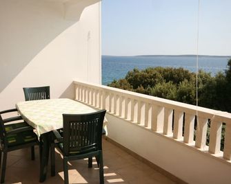 Apartments by the sea Mandre, Pag - 6518 - Kolan - Balcony