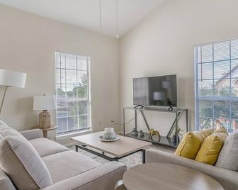 Landing | Stylish 2bd, Pool, Gym - Houston - Sala de estar