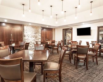 Ramada by Wyndham Ottawa On The Rideau - אוטאווה - מסעדה