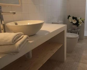 Hostal Juanita - Ibiza - Kylpyhuone