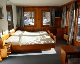 Hôtel Garni Les Bouquetins - Anniviers - Bedroom