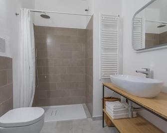 Insula Felix - Deluxe Double or Twin Room - Moniga del Garda - Badkamer