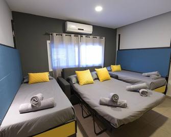 Amdar Hotel & Hostel - Elat - Schlafzimmer