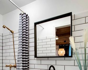 Romantic Tiny House Rental Perfect for Glamping in Latvia - Ķegums