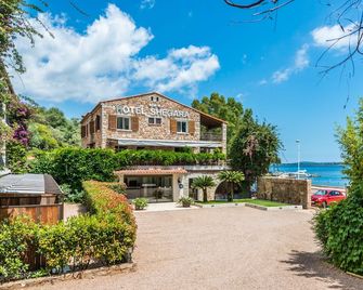 أوتل شيجارا - بورتو-فيكيو - مبنى