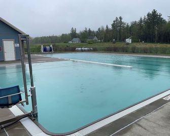 Huston we have a chalet in Carrabassett Valley - Carrabassett Valley - Piscina