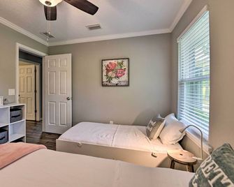 Serene Live Oak Home W/ Fire Pit by River + Sosmp! - Live Oak