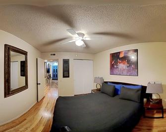 Charming Efficient 2nd Floor 2 Bedroom Apartment - San Luis - Habitación
