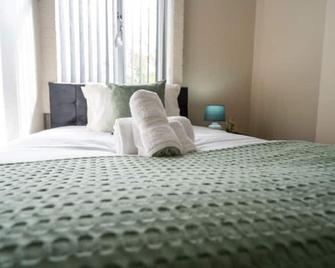 Entire House-Merseyside-Liverpool - Birkenhead - Bedroom