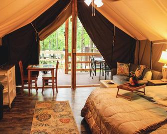 Tropical Sun Glamping Tent - Hico - Sala de estar