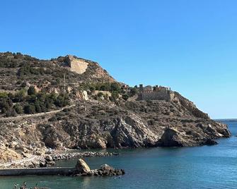 Villa located in a peaceful, secure setting. - Gea y Truyols
