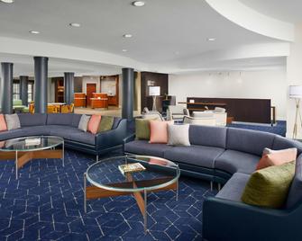 Courtyard by Marriott Potomac Mills Woodbridge - Woodbridge - Living room
