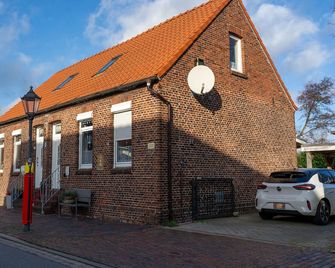 As bi uns to huus - Wilhelmshaven - Building