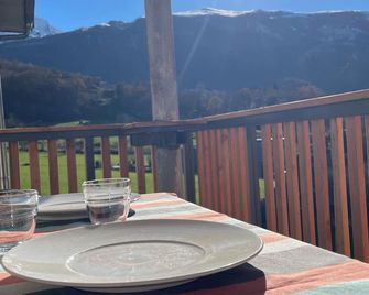 Charming 3 gîte La maison Salanave SPA & garden village Béost vallée d'Ossau - Arbéost - Balcón