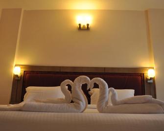 Chandra Royal Inn - Velankanni - Bedroom