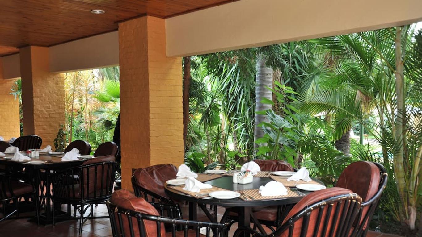 Safari Hotel & Convention Centre