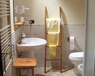 Les Chevreuils - Arvier - Bathroom
