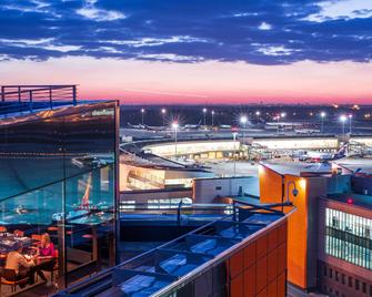 راديسون بلو هوتل، موسكو شيريميتيفو إيربورت - موسكو - شرفة