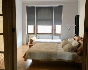 Rez/duplex 3 ch et jardin - Bruxelles - Chambre