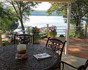 Grandview Getaway with a Million Dollar View! - Lakeville - Patio