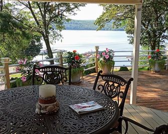 Grandview Getaway with a Million Dollar View! - Lakeville - Balcony