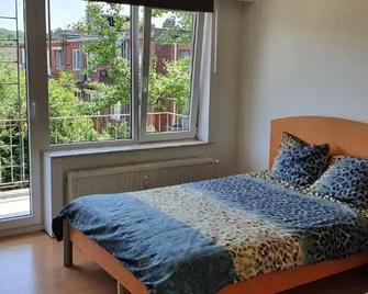 Superb Appartement With 3 Bed Rooms In Antwerpen - Anvers - Chambre