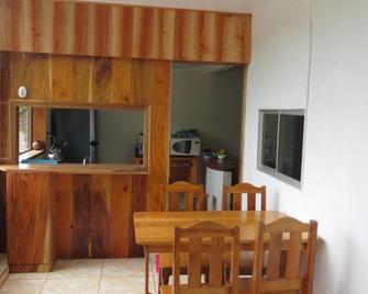 Cabinas Nuestra Kasa - Santa Elena - Essbereich