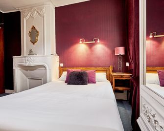 أوتل سان إتيان - كا - غرفة نوم