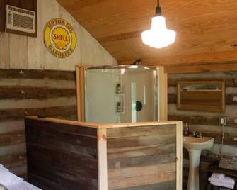 Elk Riverside Escape - Fayetteville - Front desk